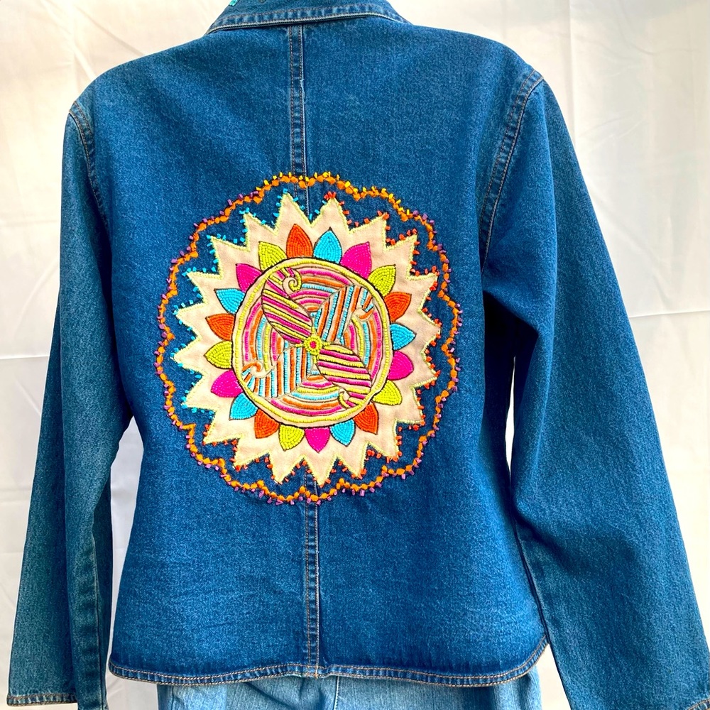 Spring Sale🌼 Carrie Allen Jean jacket with beaded Mandala Sz M